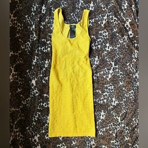 bebe Yellow Midi Bodycon 💛